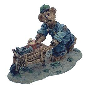 Boyds Town Village “Timmy Ray” Figurine - 2000 - TBC Collectible